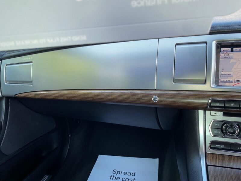 JAGUAR XF
