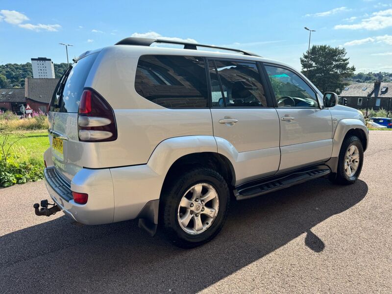 TOYOTA LAND CRUISER