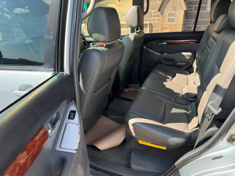 TOYOTA LAND CRUISER