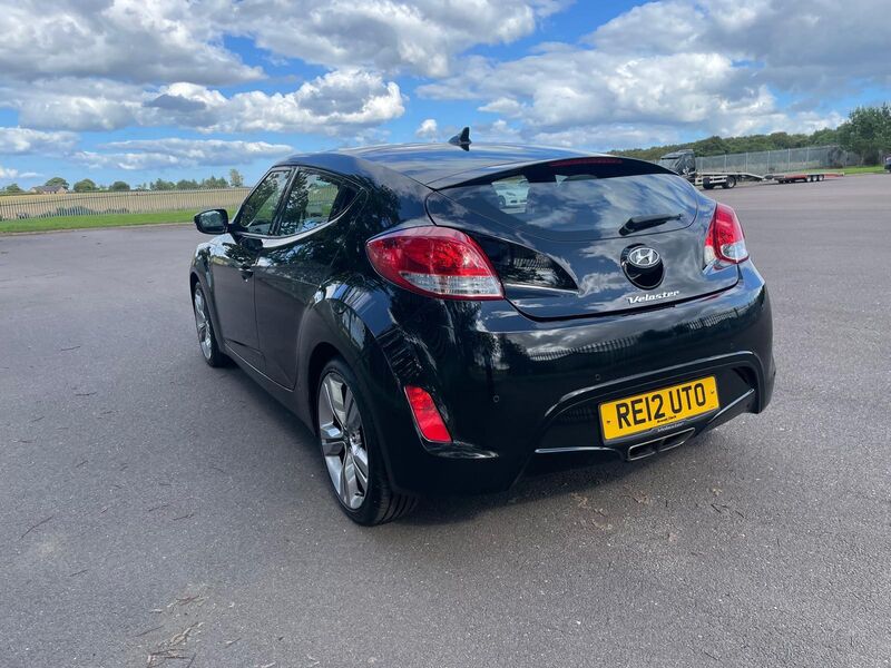 HYUNDAI VELOSTER