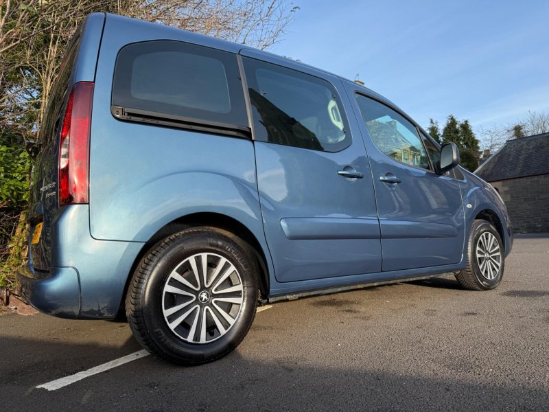 PEUGEOT PARTNER