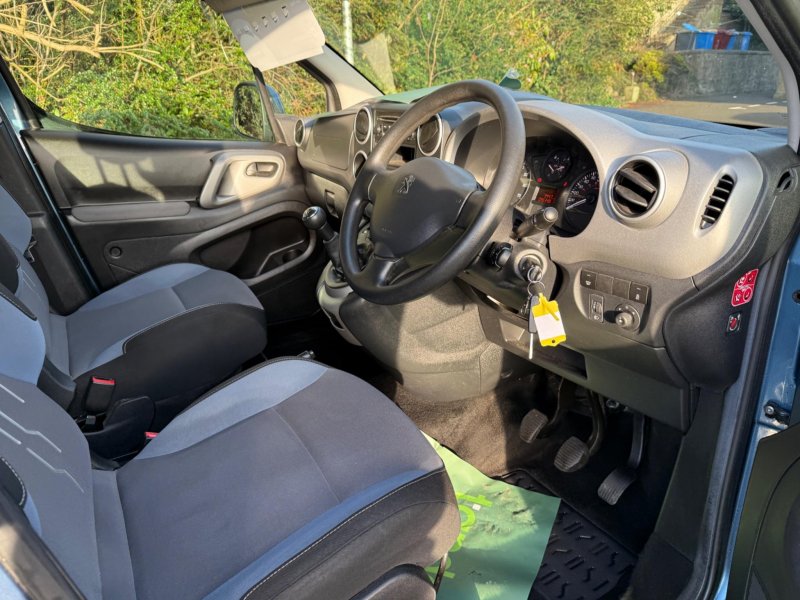 PEUGEOT PARTNER