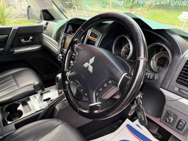 MITSUBISHI SHOGUN