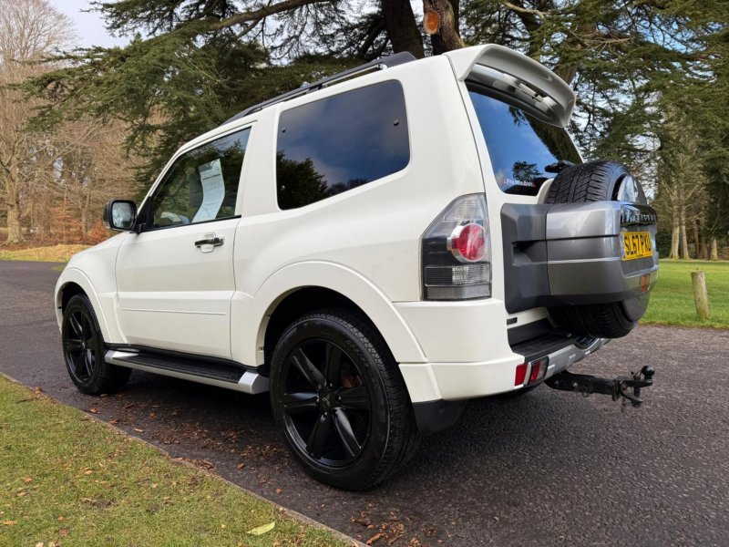 MITSUBISHI SHOGUN