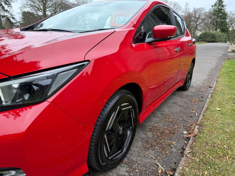 NISSAN LEAF