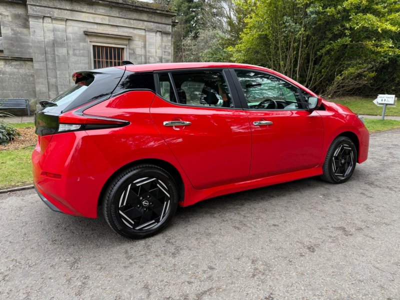 NISSAN LEAF
