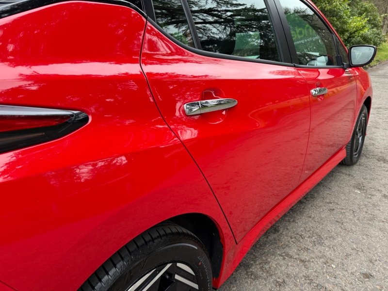 NISSAN LEAF