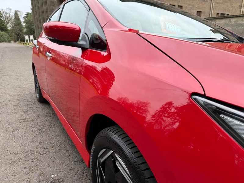 NISSAN LEAF